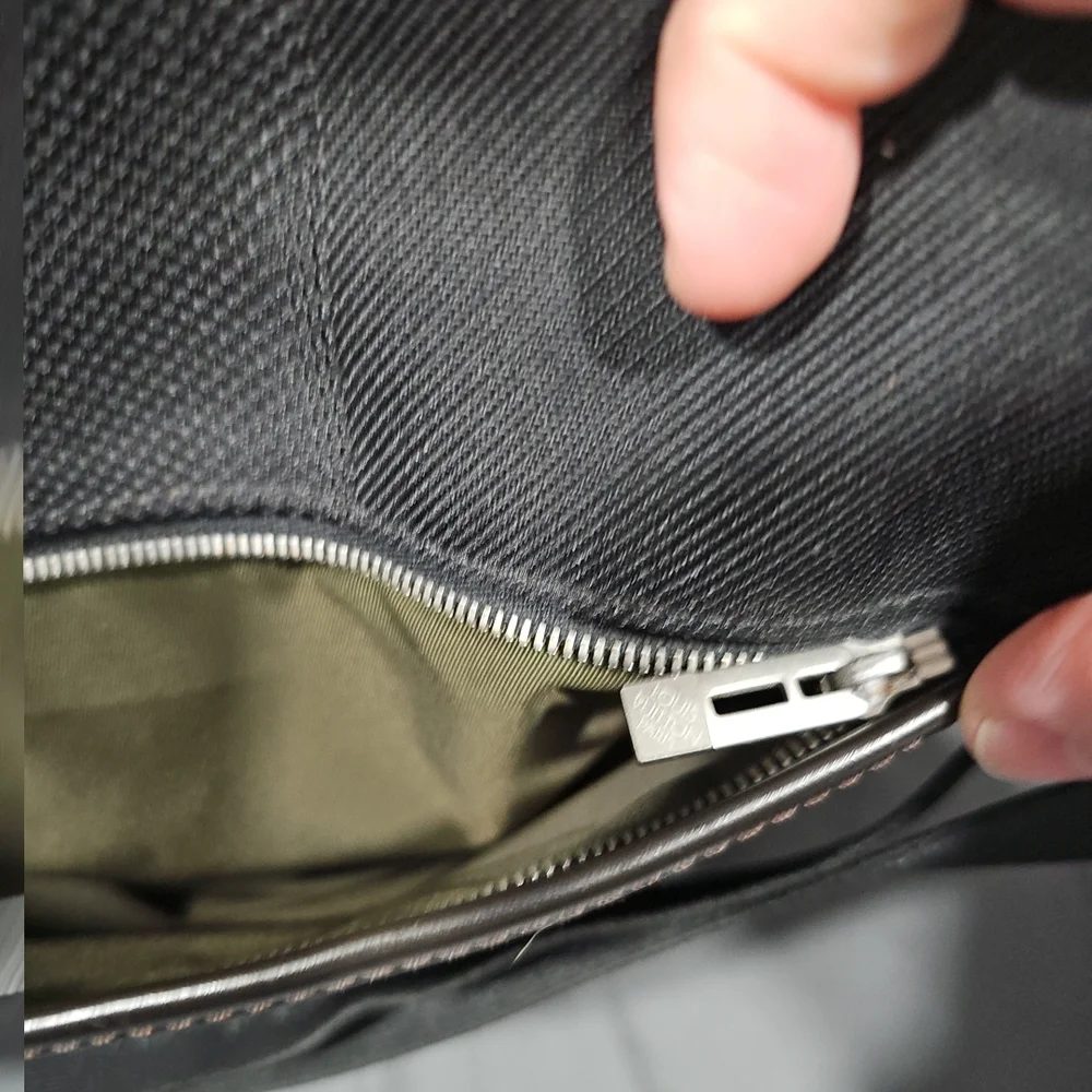 Louis Vuitton Black Men's Bag - Picture 3 of 13